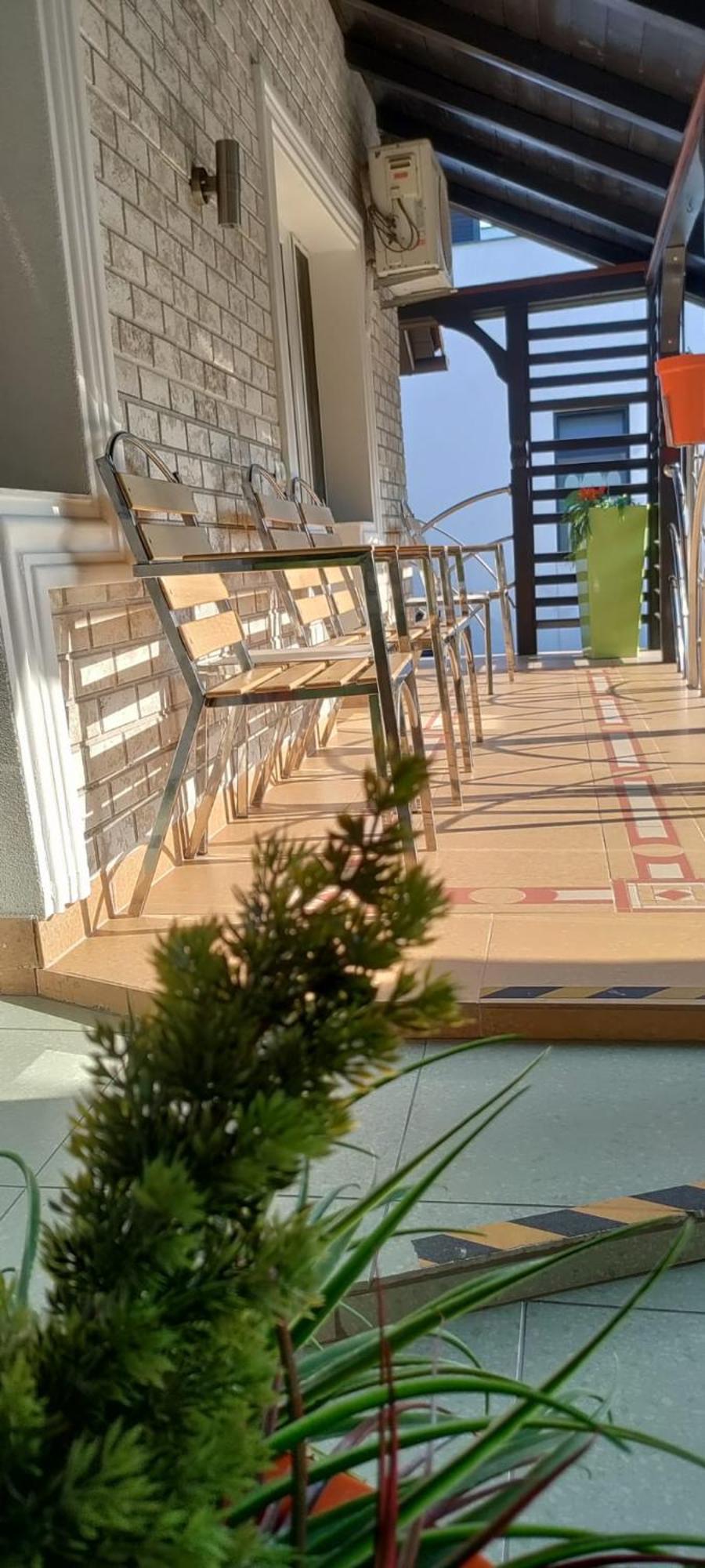 Pensiunea Sergiu & Geanina Arad Exteriör bild