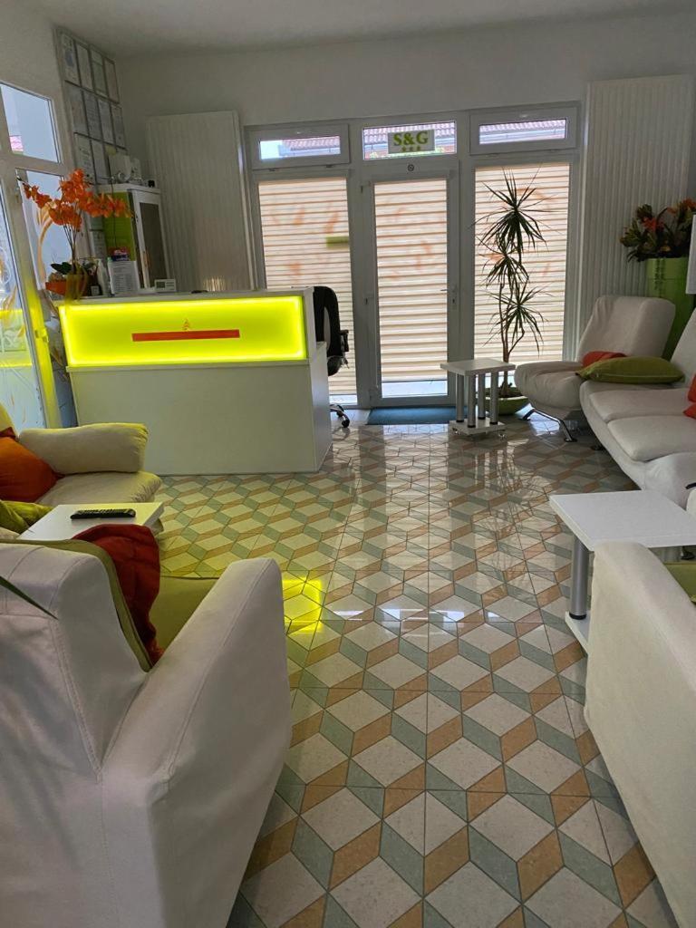 Pensiunea Sergiu & Geanina Arad Exteriör bild