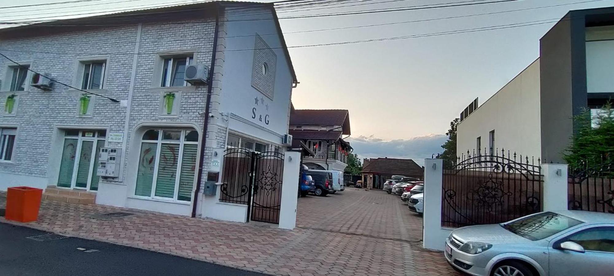 Pensiunea Sergiu & Geanina Arad Exteriör bild
