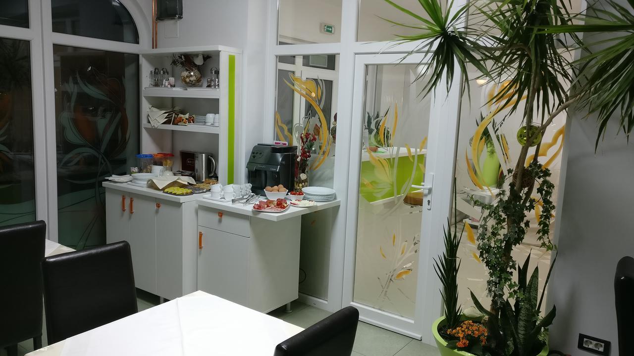 Pensiunea Sergiu & Geanina Arad Exteriör bild