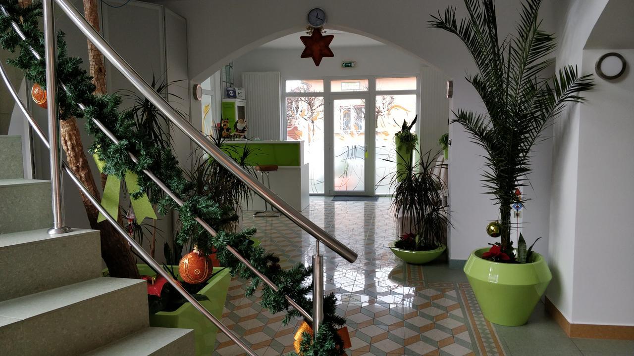 Pensiunea Sergiu & Geanina Arad Exteriör bild