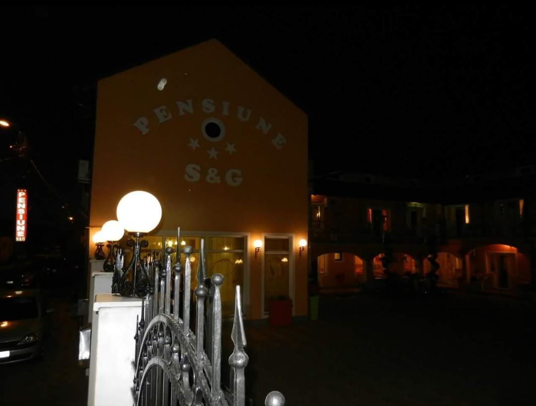 Pensiunea Sergiu & Geanina Arad Exteriör bild