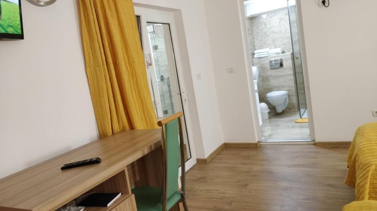 Pensiunea Sergiu & Geanina Arad Exteriör bild